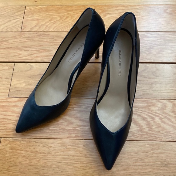 Banana Republic Black Leather Heels - Picture 1 of 3